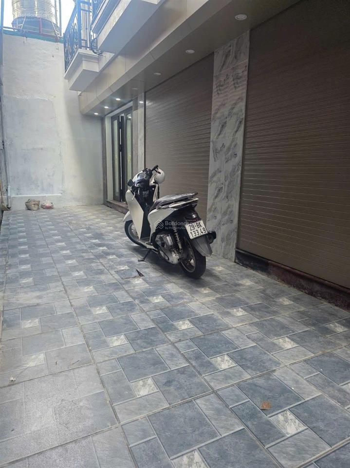 Bán nhà việt hưng,thang máy, 3 ngủ rộng,ô tô tránh đỗ cổng,mới tinh, 9 tỷ