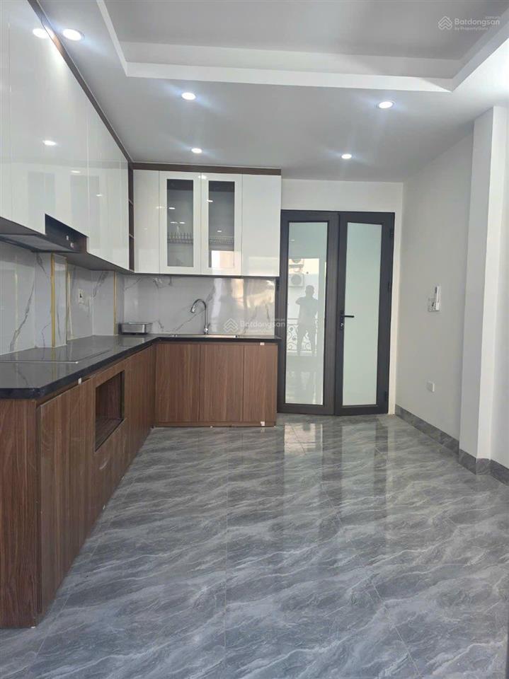 Bán nhà việt hưng,thang máy, 3 ngủ rộng,ô tô tránh đỗ cổng,mới tinh, 9 tỷ