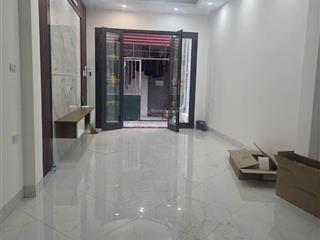 Bán nhà việt hưng,thang máy, 3 ngủ rộng,ô tô tránh đỗ cổng,mới tinh, 9 tỷ