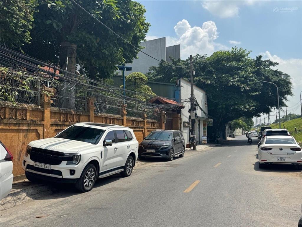 Bán nhà bồ đề,36m, thang máy, phun nội thất,mới tinh, gần cầu chương dương,9xty