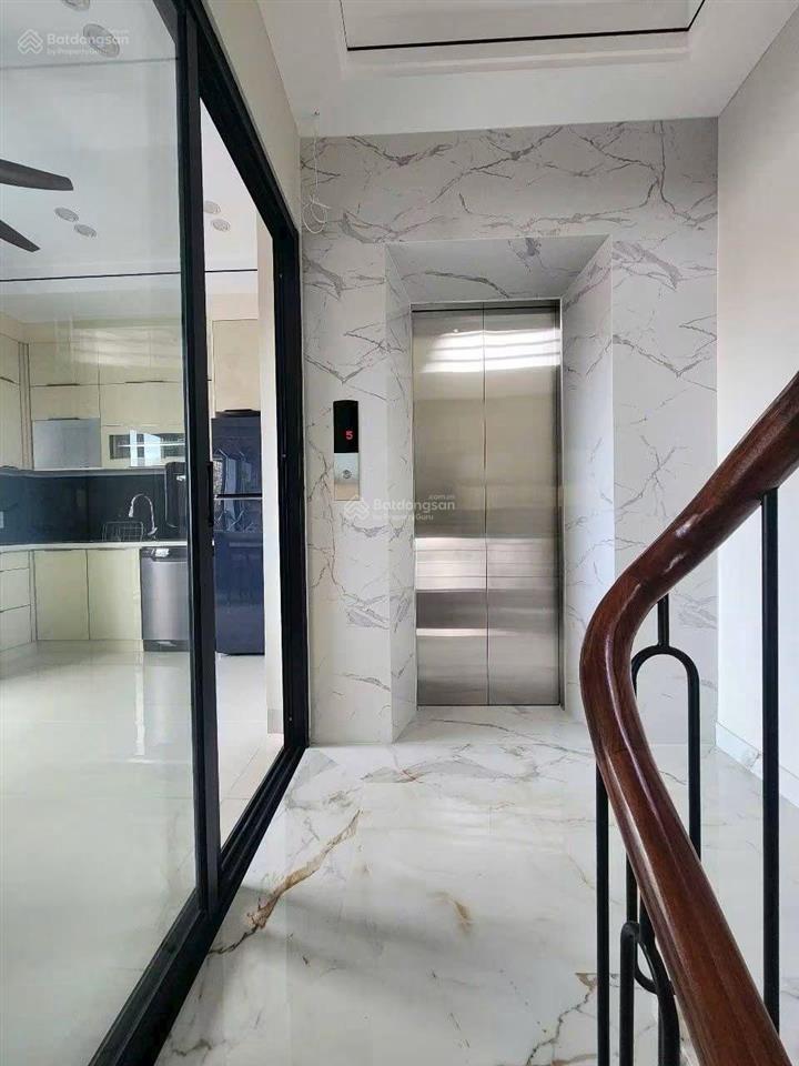 Bán nhà bồ đề,36m, thang máy, phun nội thất,mới tinh, gần cầu chương dương,9xty
