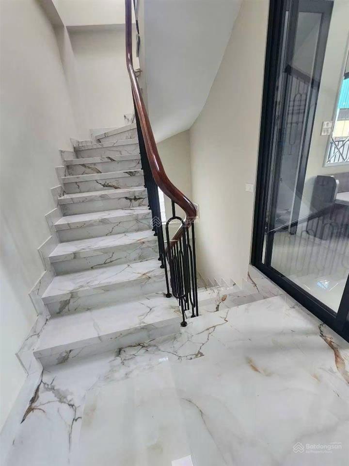 Bán nhà bồ đề,36m, thang máy, phun nội thất,mới tinh, gần cầu chương dương,9xty