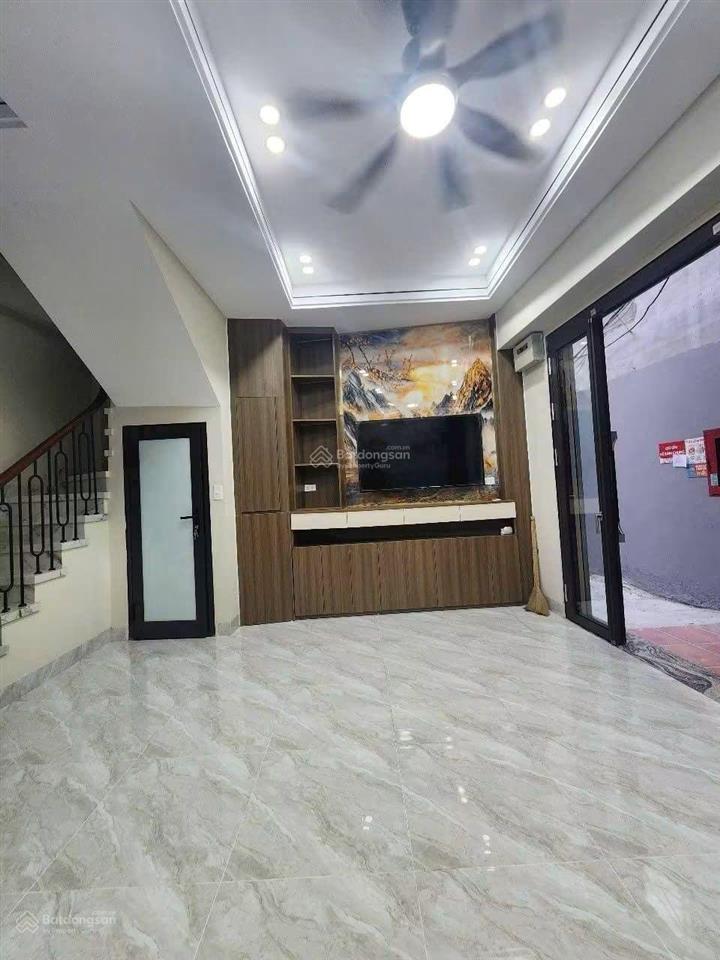 Bán nhà bồ đề,36m, thang máy, phun nội thất,mới tinh, gần cầu chương dương,9xty