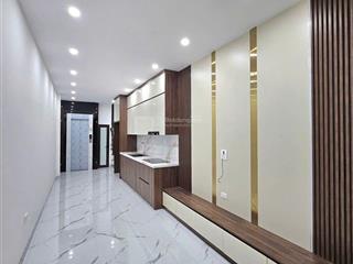 Bán nhà thang máy phố giang biên,việt hưng,35m,3 ngủ rộng,phun nội thất,mới tinh,6xty