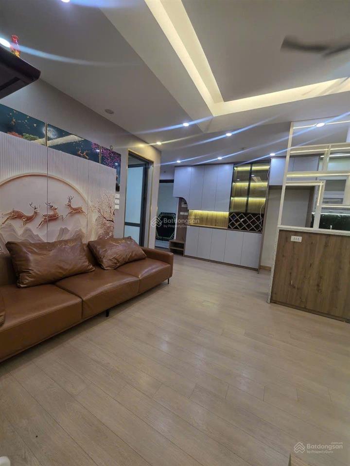 Cần bán căn chung cư city sông hồng,phố gia quất,gần ngọc lâm,70m,2 ngủ,2 wc,phun nội thất,4,2ty