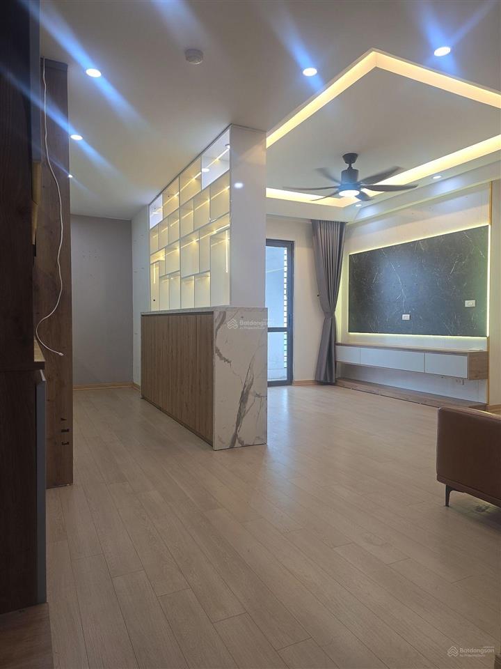 Cần bán căn chung cư city sông hồng,phố gia quất,gần ngọc lâm,70m,2 ngủ,2 wc,phun nội thất,4,2ty