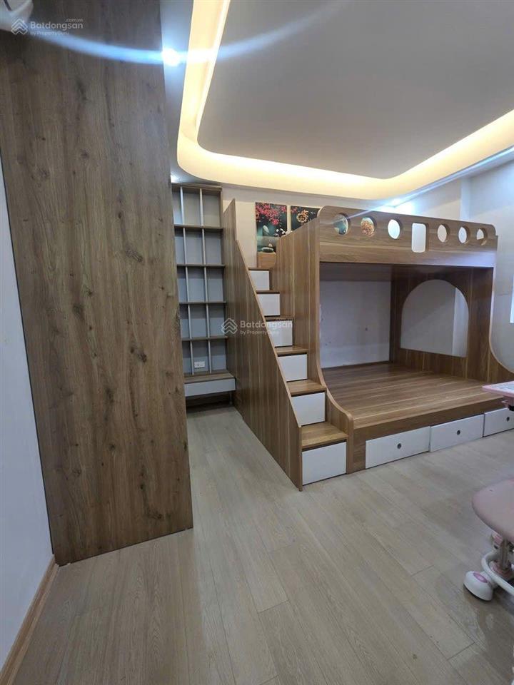 Cần bán căn chung cư city sông hồng,phố gia quất,gần ngọc lâm,70m,2 ngủ,2 wc,phun nội thất,4,2ty
