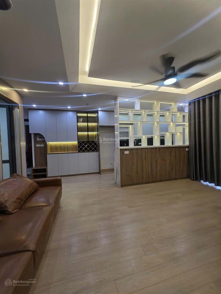 Cần bán căn chung cư city sông hồng,phố gia quất,gần ngọc lâm,70m,2 ngủ,2 wc,phun nội thất,4,2ty