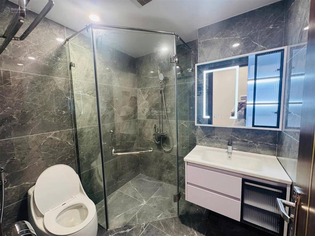 Bán nhà dân xây sài đồng, 55m, 4 ngủ, phun nội thất, ô tô tránh đỗ cổng, 7 tỷ