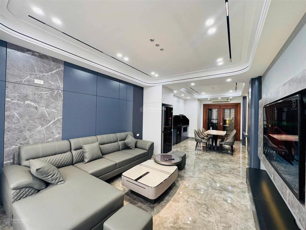 Bán nhà dân xây sài đồng, 55m, 4 ngủ, phun nội thất, ô tô tránh đỗ cổng, 7 tỷ