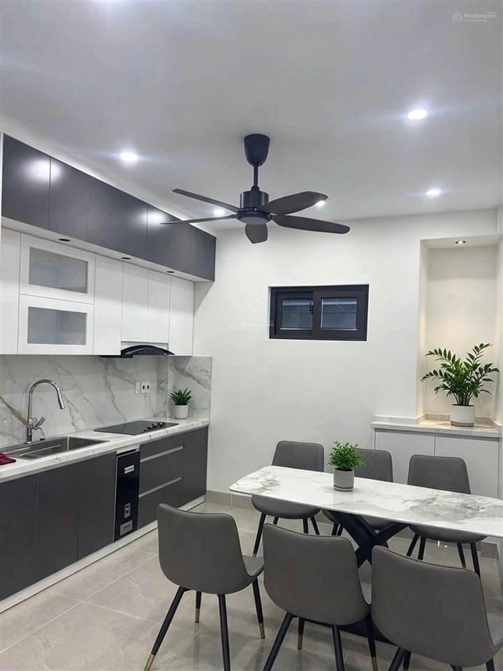 Bán nhà dân xây sài đồng, 55m, 4 ngủ, phun nội thất, ô tô tránh đỗ cổng, 7 tỷ