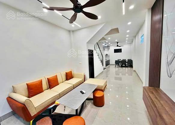 Bán nhà dân xây sài đồng, 55m, 4 ngủ, phun nội thất, ô tô tránh đỗ cổng, 7 tỷ