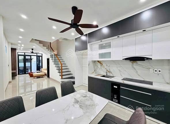Bán nhà dân xây sài đồng, 55m, 4 ngủ, phun nội thất, ô tô tránh đỗ cổng, 7 tỷ