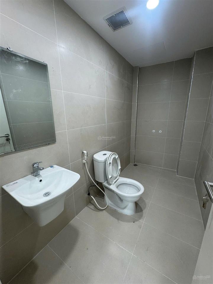22 triệu/tháng, cho thuê nhà việt hưng, 45m, thang máy, vỉa hè, ô tô tránh, kinh doanh