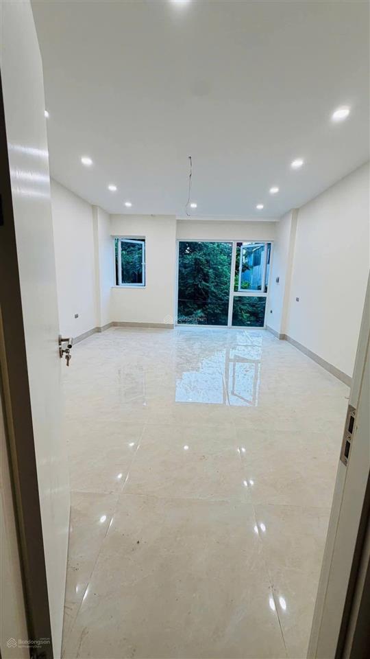 22 triệu/tháng, cho thuê nhà việt hưng, 45m, thang máy, vỉa hè, ô tô tránh, kinh doanh