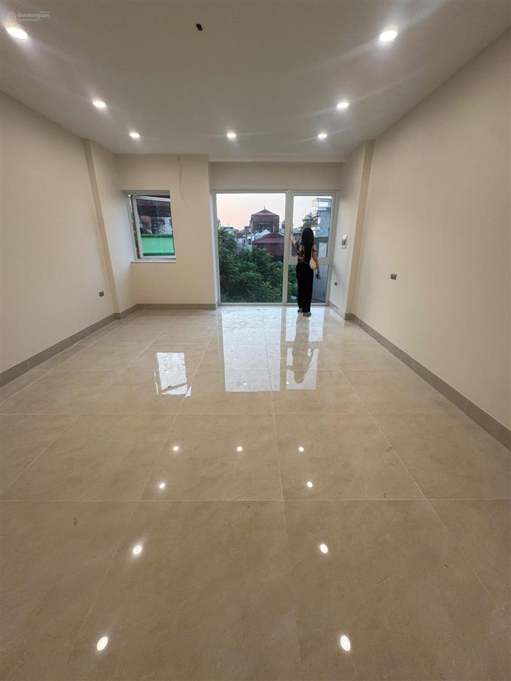 22 triệu/tháng, cho thuê nhà việt hưng, 45m, thang máy, vỉa hè, ô tô tránh, kinh doanh