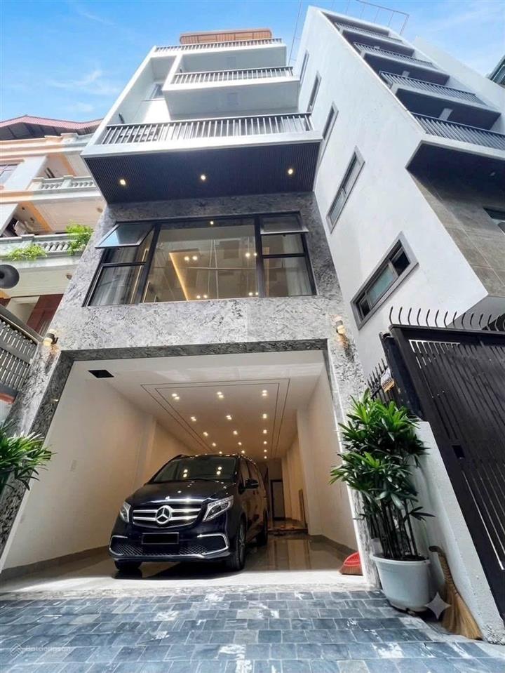 15xty có nhà 6 tầng thang máy việt hưng,50m, 4 ngủ, vỉa hè , ô tô tránh, kinh doanh đa dạng
