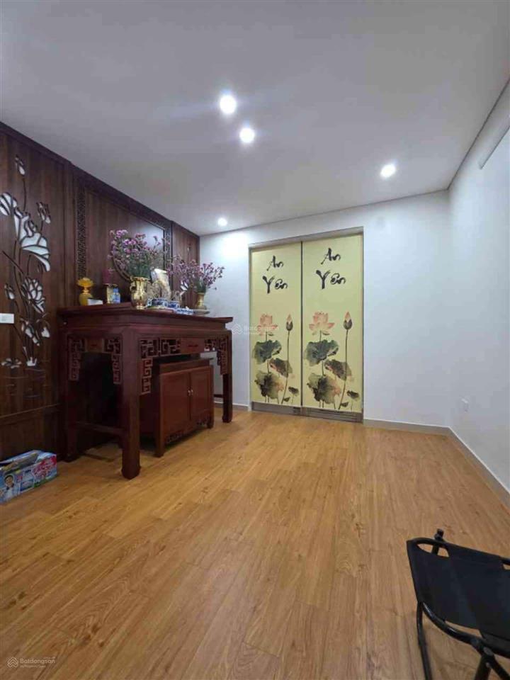 7xty có nhà dân xây gần ngọc lâm ,bồ đề,40m,4 ngủ, phun nội thất, gần cầu chương dương, ngõ thông