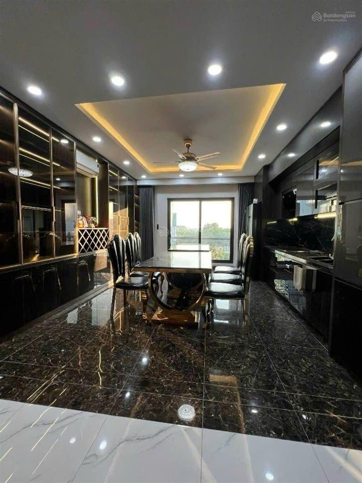 16 triệu/tháng có nhà 6 tầng, thang máy, gara ô tô, nội thất sang xịn, chỉ việc về ở