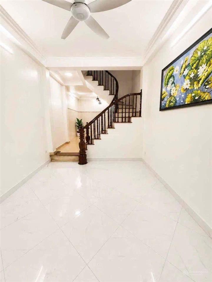 Bán nhà gần ngọc lâm,40m, phun nội thất,ngõ thông,20m ra ô tô tránh, gần cầu chương dương,7xty