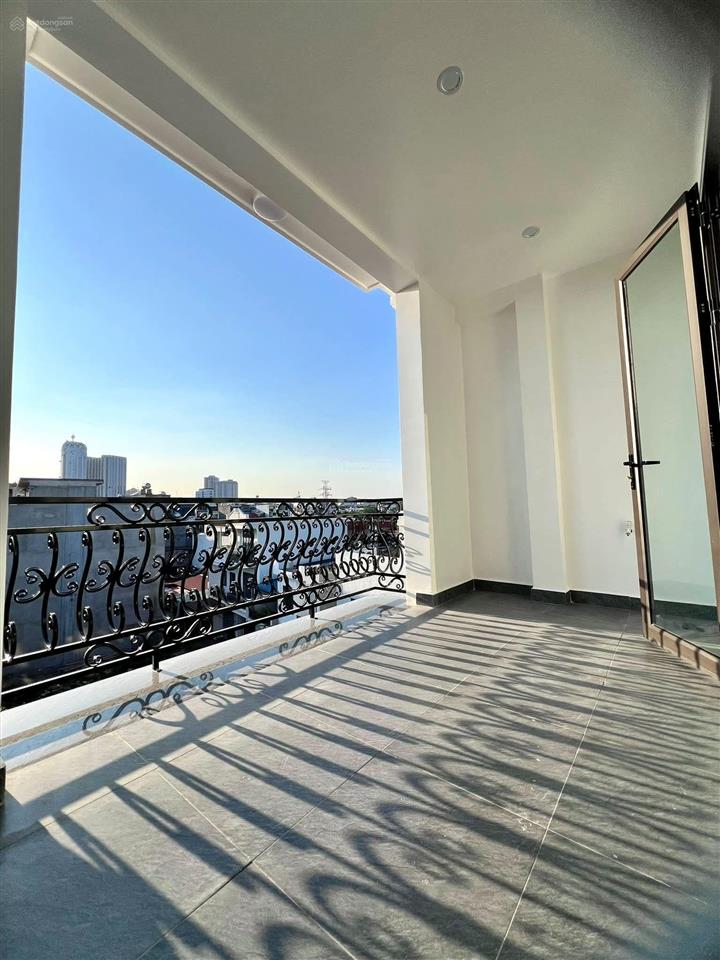 8,4 tỷ có nhà việt hưng, đức giang, 65m2, 5 ngủ, ô tô tránh đỗ cổng, mới tinh, lô góc