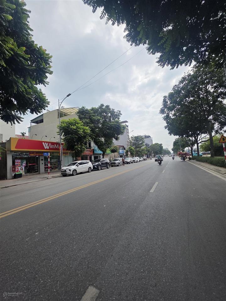 8,4 tỷ có nhà việt hưng, đức giang, 65m2, 5 ngủ, ô tô tránh đỗ cổng, mới tinh, lô góc