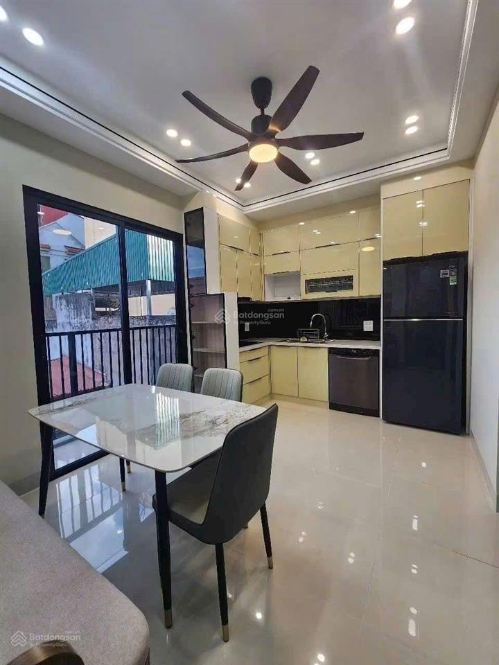Bán nhà lâm du,bồ đề, 40m ,thang máy,nội thất sang sin, gần cầu chương dương, lô góc, 9xty