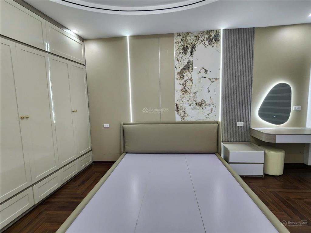 7,2 tỷ có nhà 5 tầng nguyễn văn cừ, 45m2, 7 ngủ, dòng tiền 20 triệu/tháng