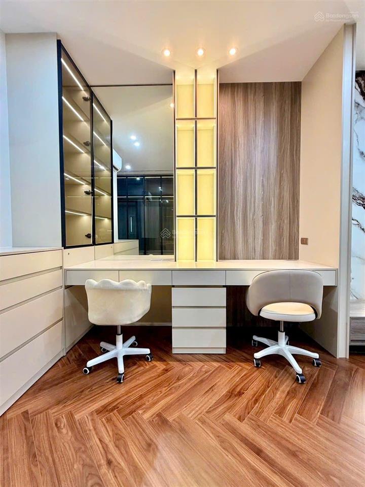 Bán nhà thang máy việt hưng, thanh am, 55m, nội thất sang xịn, ô tô qua nhà, 15 tỷ