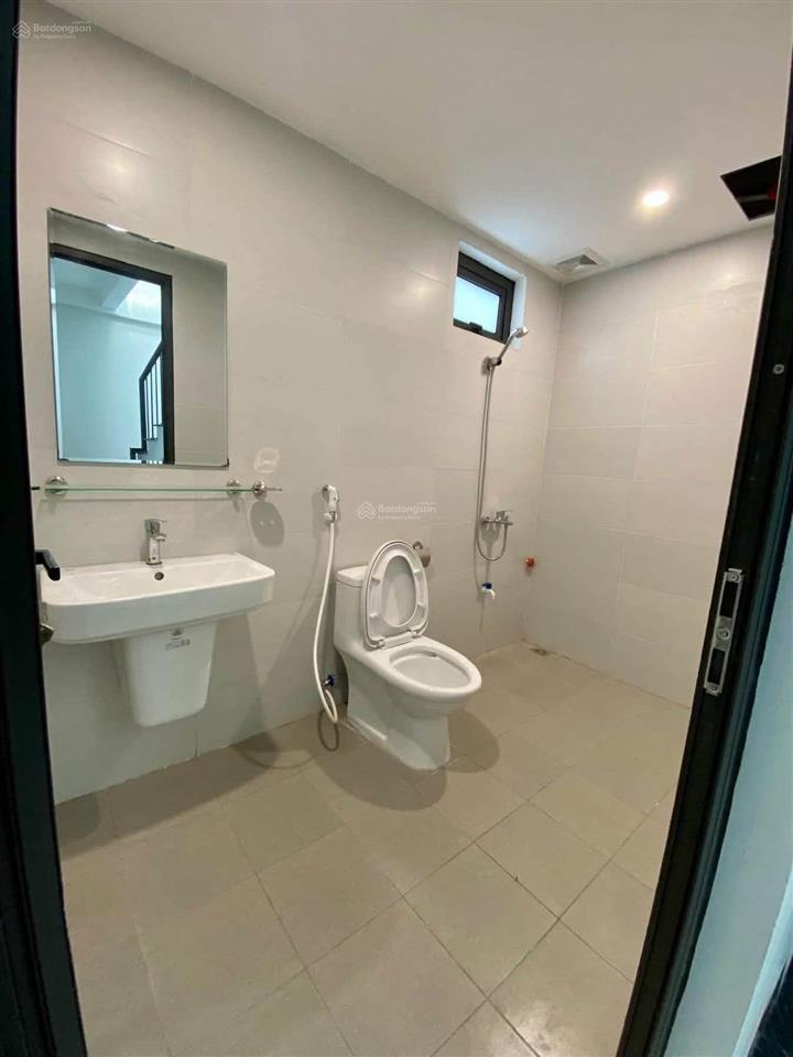 Bán nhanh căn chung cư bồ đề, gần cầu chương dương, 60m2, 2 ngủ, full nội thất, lô góc, 2.x tỷ