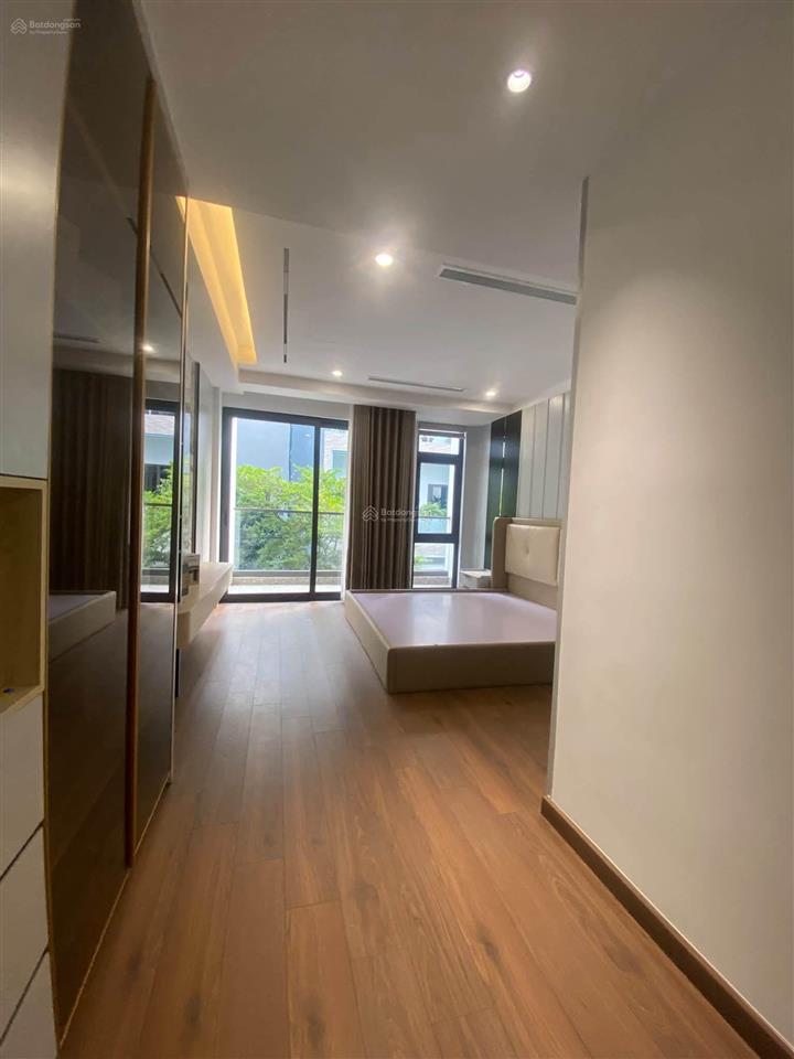 Bán nhanh căn chung cư bồ đề, gần cầu chương dương, 60m2, 2 ngủ, full nội thất, lô góc, 2.x tỷ