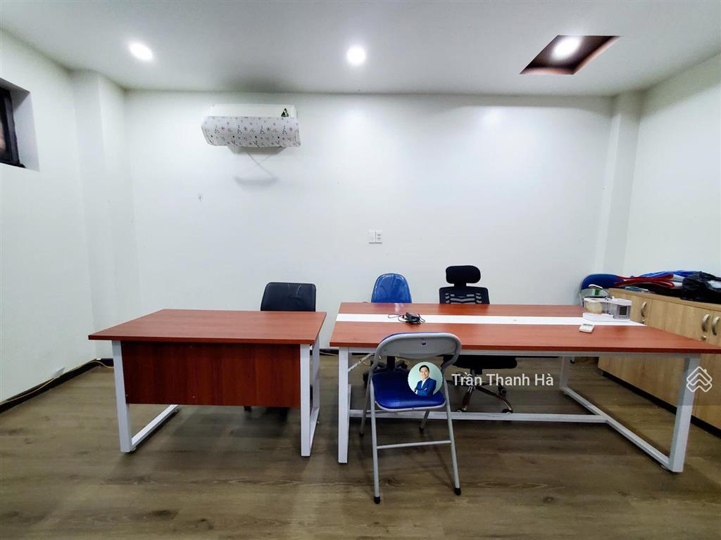 Cho thuê văn phòng full nội thất, máy lạnh, thang máy, sử dụng ngay, giá chỉ 6tr tại vạn phúc city