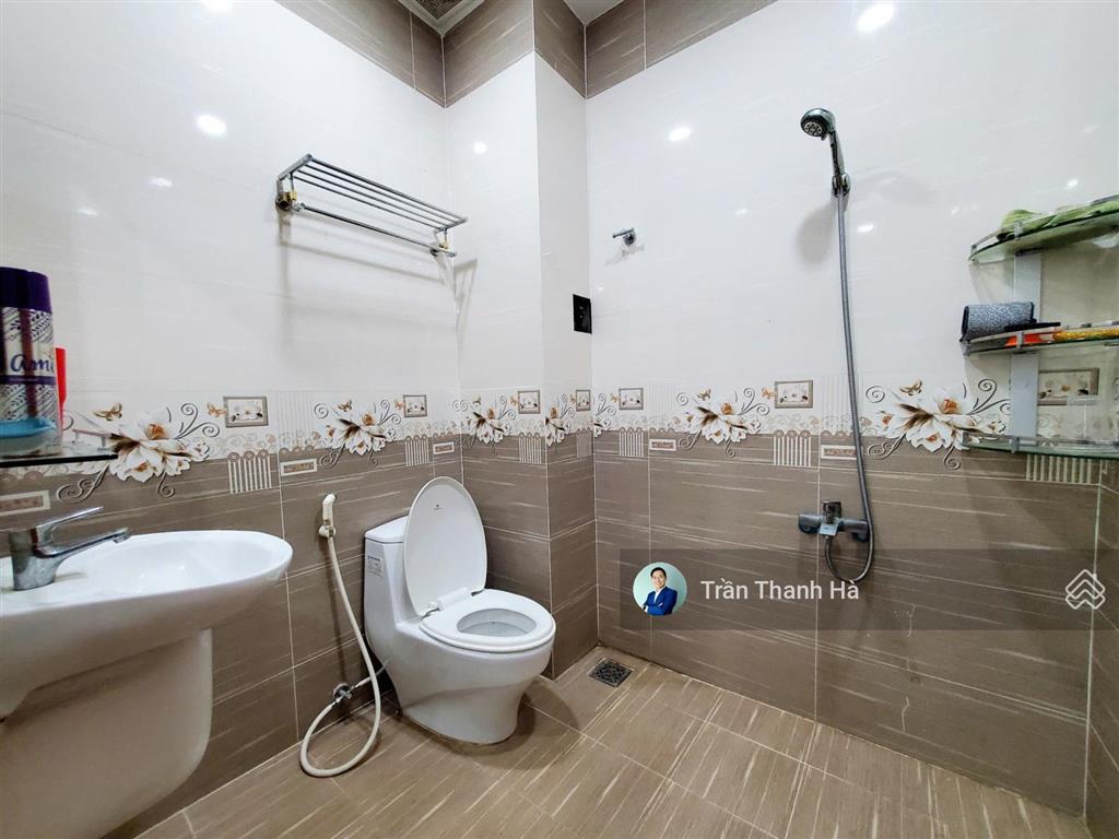 Cho thuê văn phòng full nội thất, máy lạnh, thang máy, sử dụng ngay, giá chỉ 6tr tại vạn phúc city