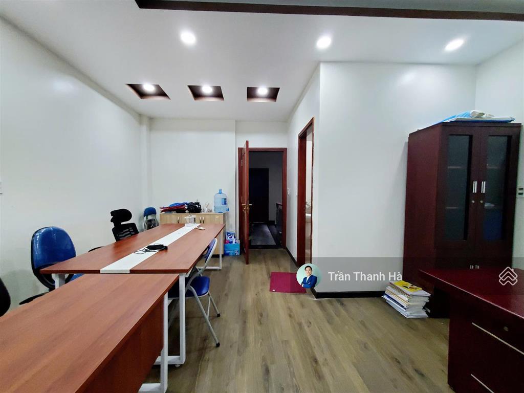 Cho thuê văn phòng full nội thất, máy lạnh, thang máy, sử dụng ngay, giá chỉ 6tr tại vạn phúc city