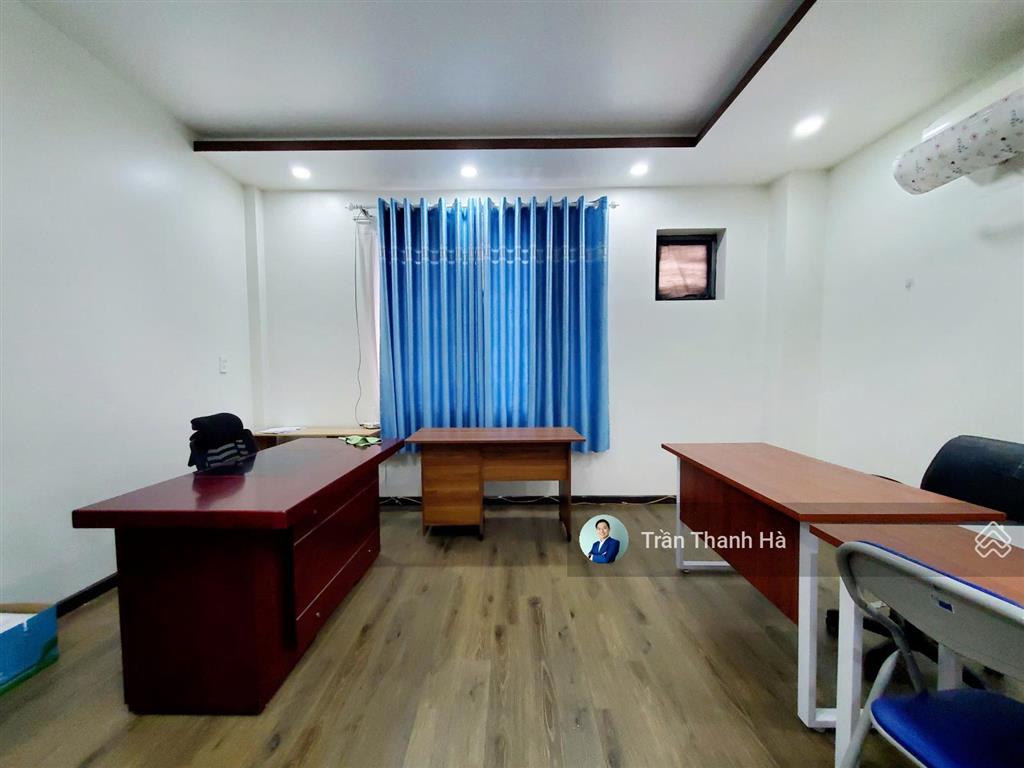 Cho thuê văn phòng full nội thất, máy lạnh, thang máy, sử dụng ngay, giá chỉ 6tr tại vạn phúc city