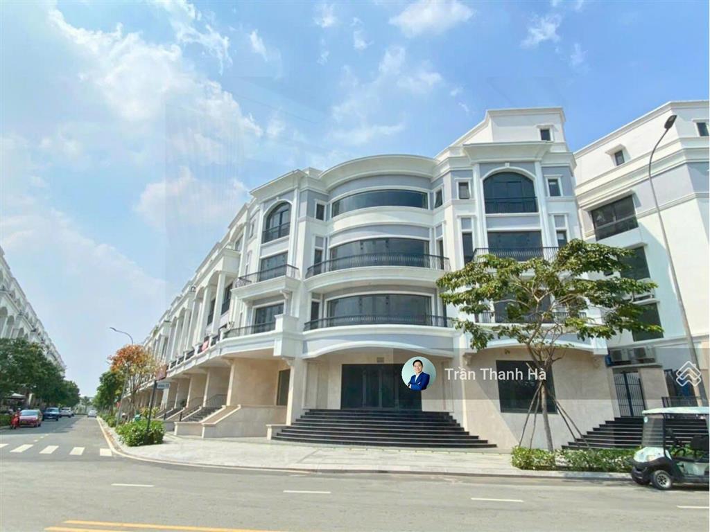 Cho thuê nguyên căn góc hai mặt tiền 300m²  hoàn thiện mới 100%  vạn phúc city