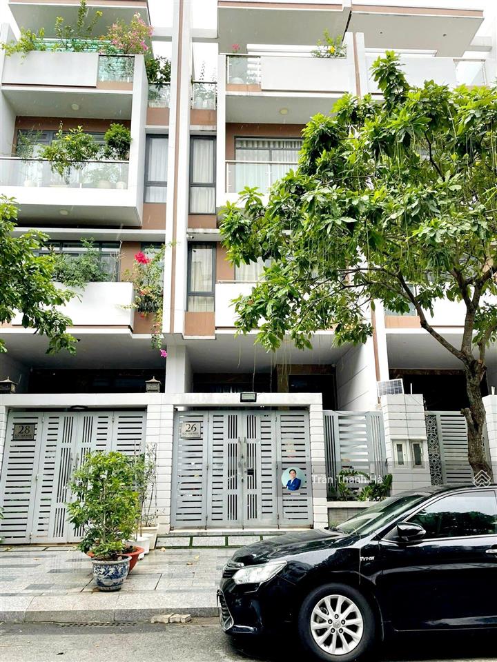 Cho thuê văn phòng 40m² full nội thất, ban công thoáng, view đẹp  vạn phúc city