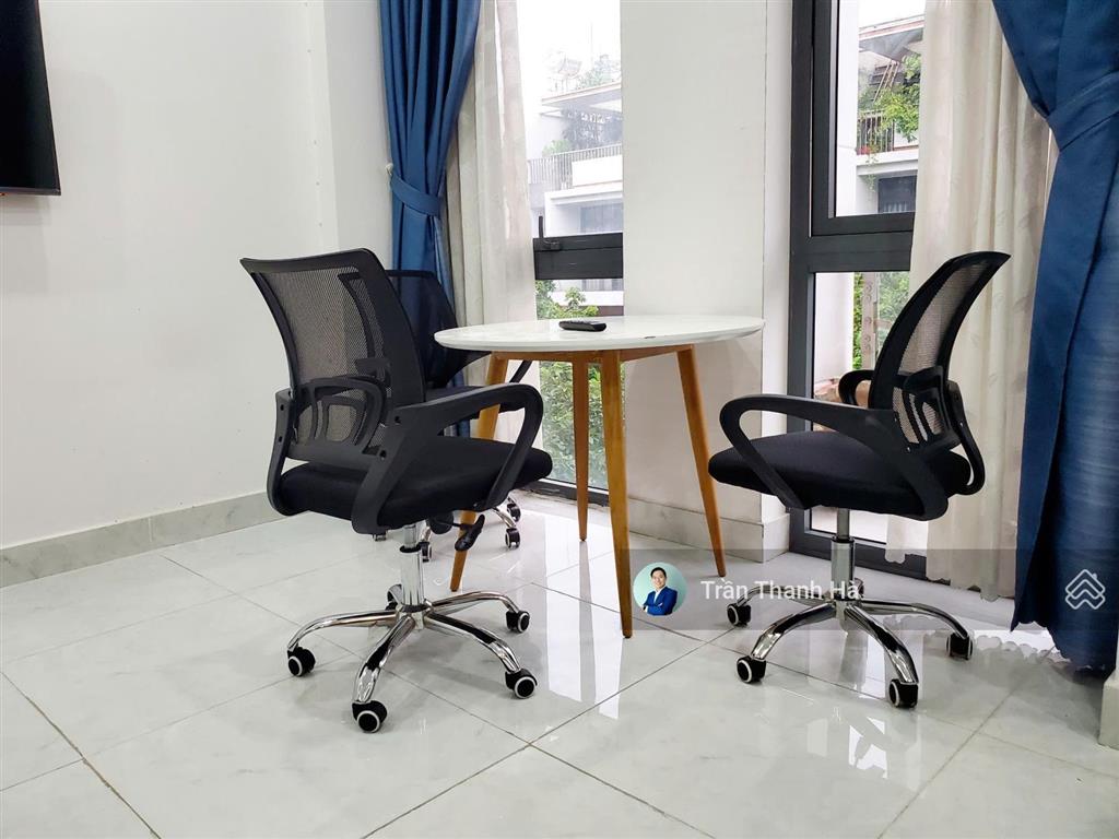 Cho thuê văn phòng 40m² full nội thất, ban công thoáng, view đẹp  vạn phúc city