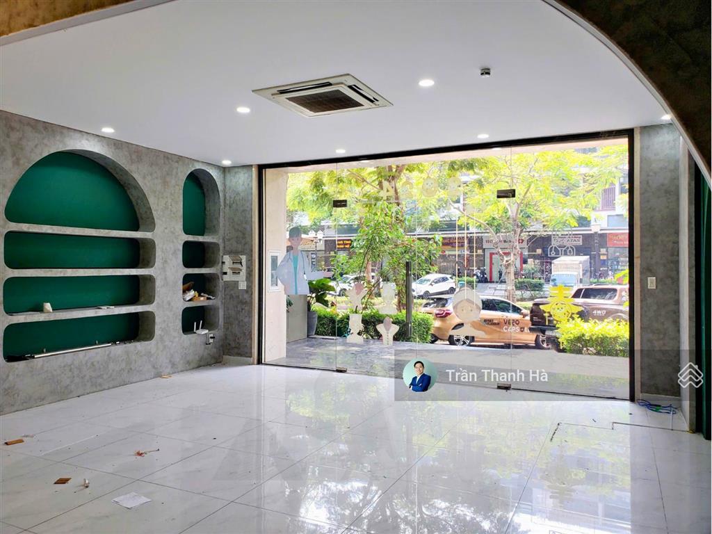 Cho thuê mặt tiền 7x20m ngăn vách kính sẵn, văn phòng chuyên nghiệp vạn phúc city