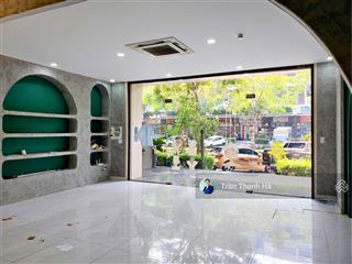 Cho thuê mặt tiền 7x20m ngăn vách kính sẵn, văn phòng chuyên nghiệp  vạn phúc city