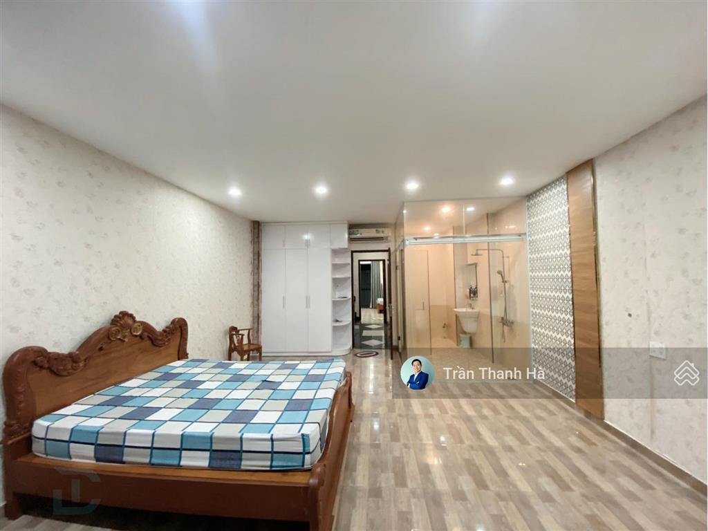 Cho thuê nhà đẹp nguyên căn full nội thất, có hầm, có thang máy, 6 pn giá chỉ 45tr vạn phúc city