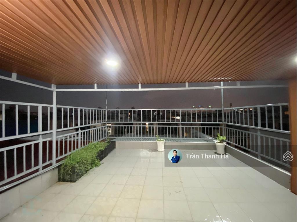 Cho thuê nhà đẹp nguyên căn full nội thất, có hầm, có thang máy, 6 pn giá chỉ 45tr vạn phúc city