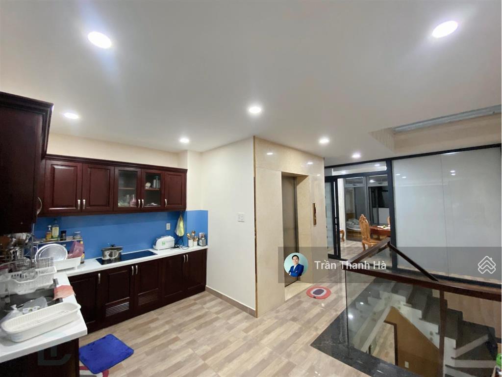 Cho thuê nhà đẹp nguyên căn full nội thất, có hầm, có thang máy, 6 pn giá chỉ 45tr vạn phúc city