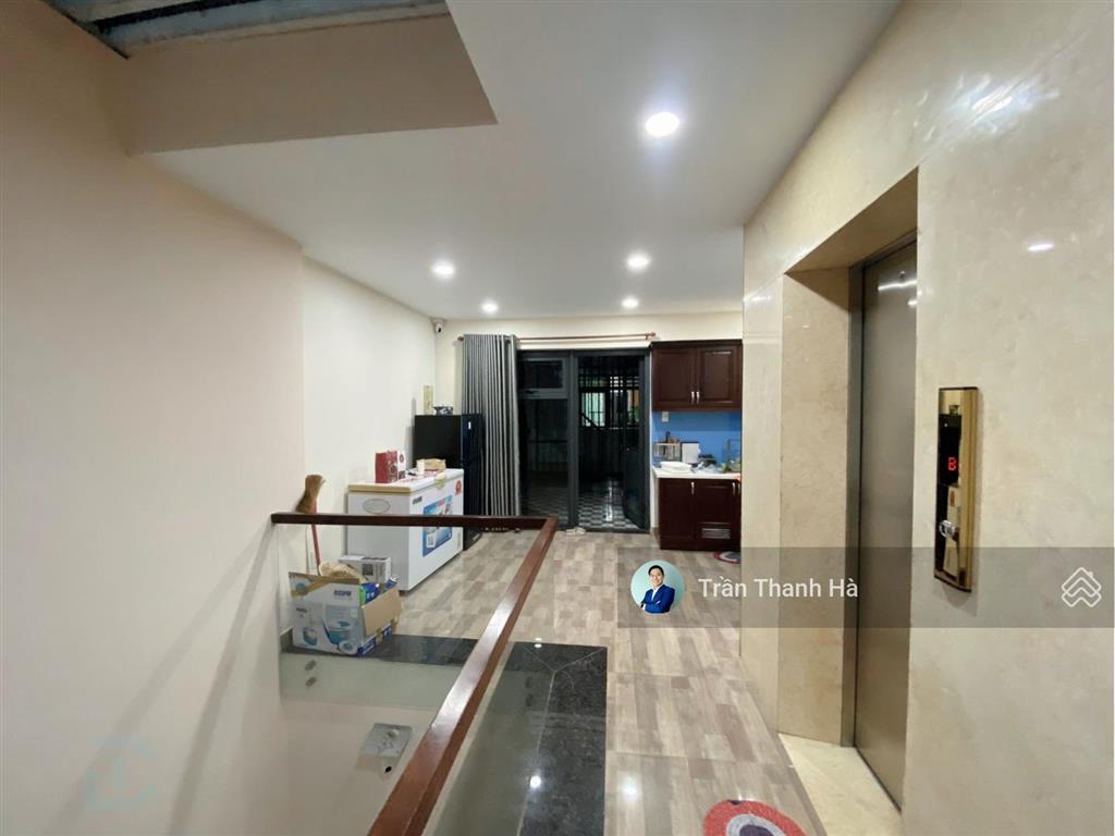 Cho thuê nhà đẹp nguyên căn full nội thất, có hầm, có thang máy, 6 pn giá chỉ 45tr vạn phúc city