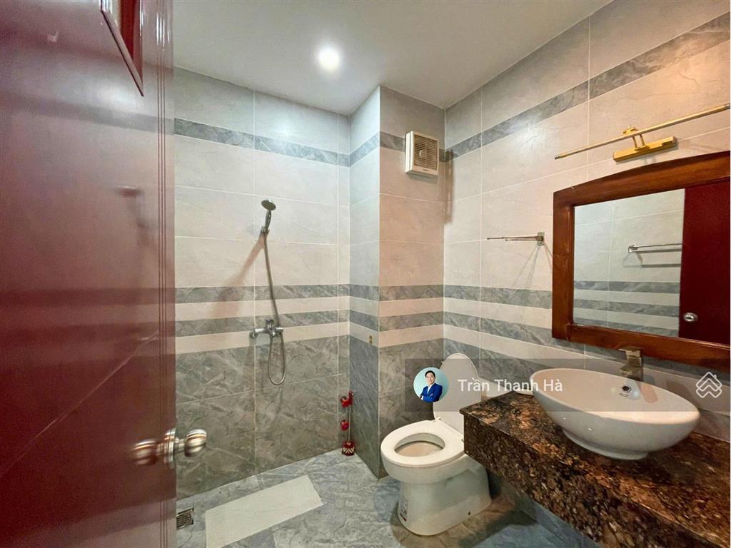 Cho thuê văn phòng 35m² ban công thoáng mát, giá tốt chỉ 7,5 triệu/tháng  vạn phúc city