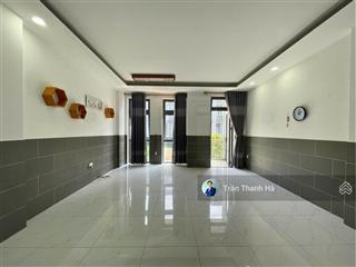 Cho thuê văn phòng 35m² ban công thoáng mát, giá tốt chỉ 7,5 triệu/tháng  vạn phúc city