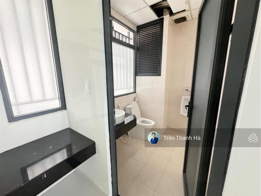 Cho thuê văn phòng 7x20m, hầm xe, thang máy tại vạn phúc city  chỉ 14 triệu, xuất được vat cho cty