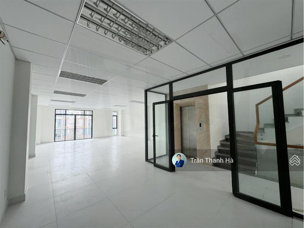 Cho thuê văn phòng 7x20m, hầm xe, thang máy tại vạn phúc city  chỉ 14 triệu, xuất được vat cho cty