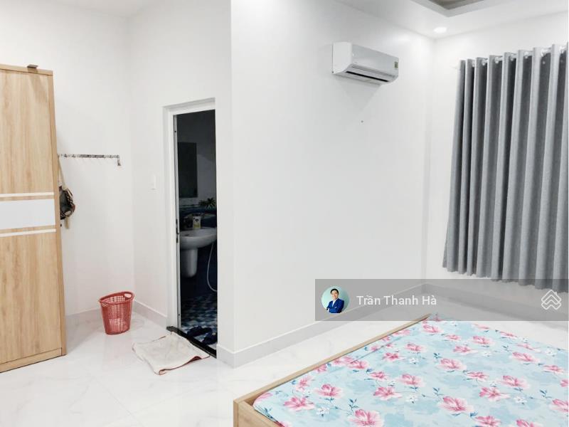 Cho thuê nhà nguyên căn 5x22 đường rộng 25m, hầm xe an ninh, full máy lạnh ở vạn phúc city