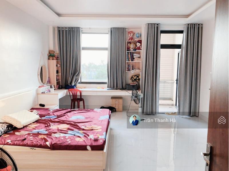 Cho thuê nhà nguyên căn 5x22 đường rộng 25m, hầm xe an ninh, full máy lạnh ở vạn phúc city